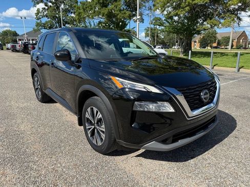 Used 2023 Nissan Rogue SV FWD image 1