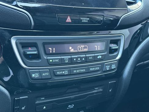 Used 2022 Honda Pilot Touring image 25