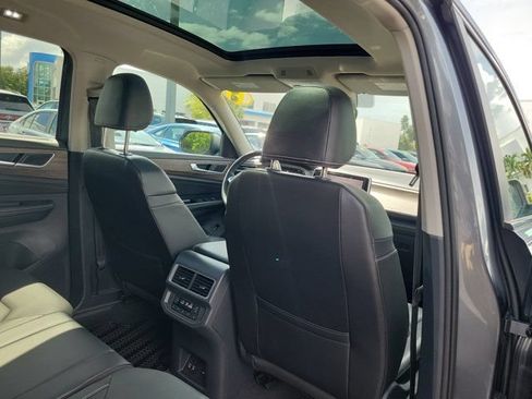 Certified 2024 Volkswagen Atlas SEL AWD/4WD image 9