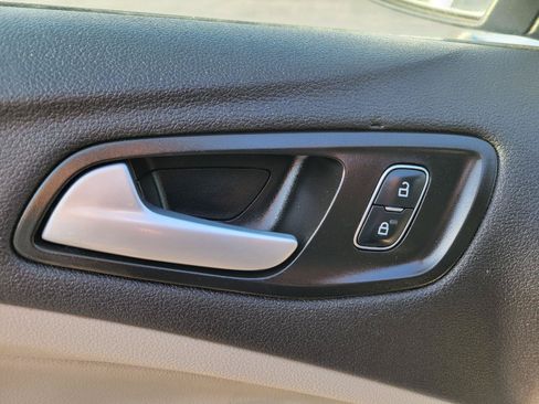 Used 2019 Ford Escape SE FWD image 7