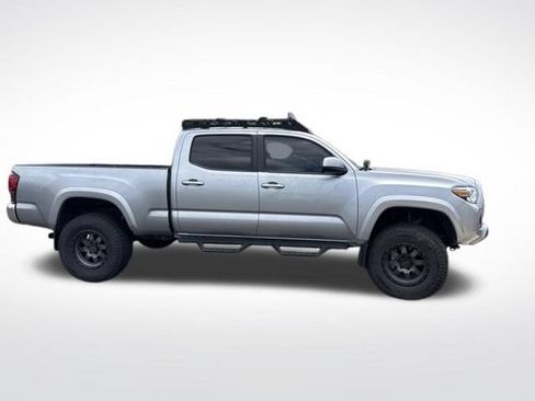 Used 2022 Toyota Tacoma SR5 AWD/4WD image 8