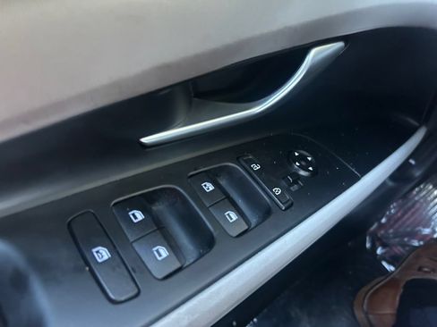 Used 2024 Hyundai Elantra Limited FWD image 27