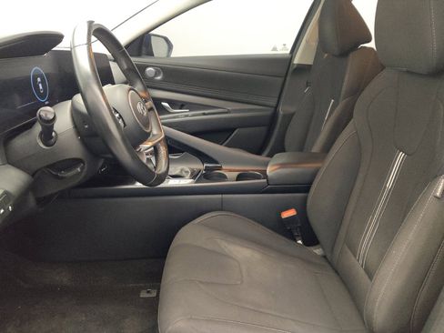 Used 2023 Hyundai Elantra SEL w/ Convenience Package FWD image 17