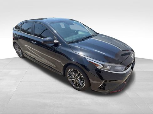 Used 2023 Kia Forte GT-Line w/ GT-Line Premium Package FWD image 2
