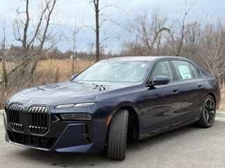 Used 2025 BMW 760i xDrive w/ Luxury Rear Seating Package video 3