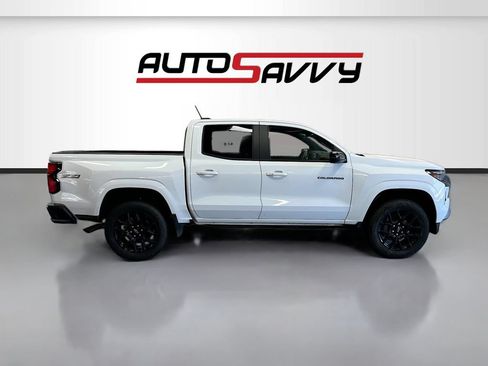 Used 2025 Chevrolet Colorado Z71 w/ Technology Package AWD/4WD image 8