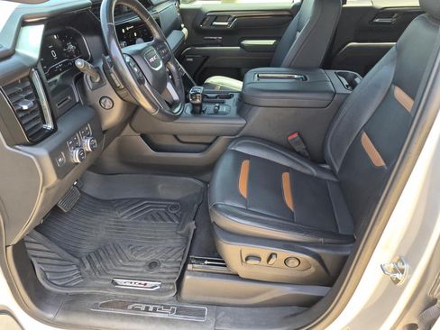 Used 2022 GMC Sierra 1500 AT4 w/ AT4 Preferred Package AWD/4WD image 12