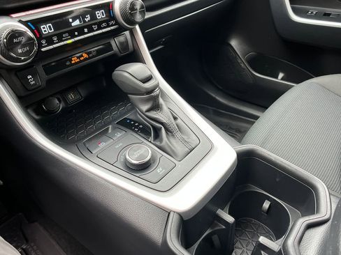 Used 2025 Toyota RAV4 LE image 20