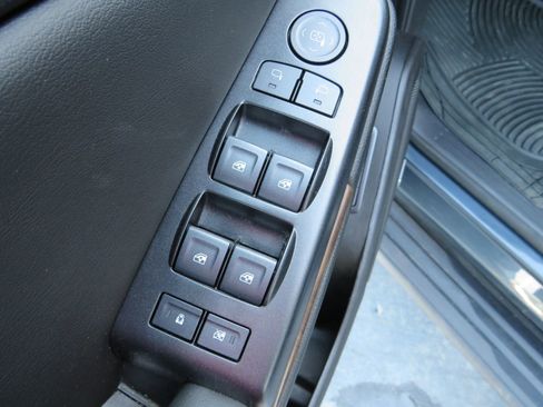 Used 2020 Chevrolet Suburban LT image 46