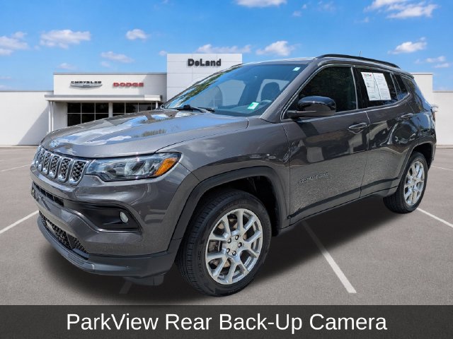 Used 2024 Jeep Compass Latitude AWD/4WD image 10