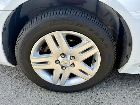 Used 2014 Chevrolet Impala LT w/ LT Sunroof Package image 9