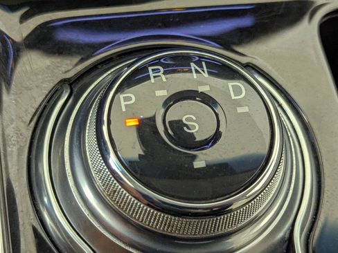 Certified 2019 Ford Edge Titanium image 16