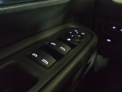 Used 2023 GMC Terrain SLT w/ Tech Package FWD image 27