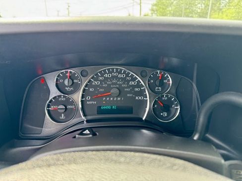 Used 2019 GMC Savana 2500 w/ Driver Convenience Package RWD image 9