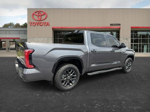 Used 2024 Toyota Tundra Platinum AWD/4WD image 5