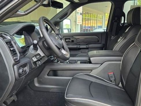 Used 2026 RAM 2500 Limited AWD/4WD image 2