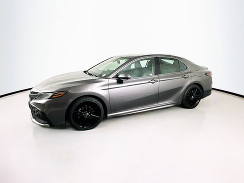 Used 2023 Toyota Camry XSE image 4