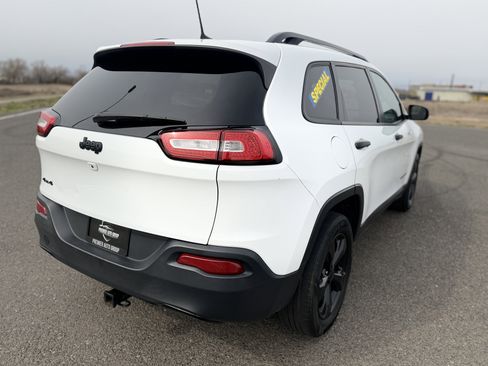 Used 2016 Jeep Cherokee Sport w/ Cold Weather Group image 9