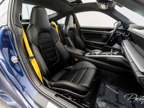 Used 2022 Porsche 911 Turbo image 38