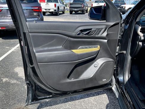Used 2019 GMC Acadia Denali w/ Technology Package FWD image 25