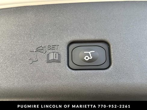 New 2026 Lincoln Nautilus Reserve image 18