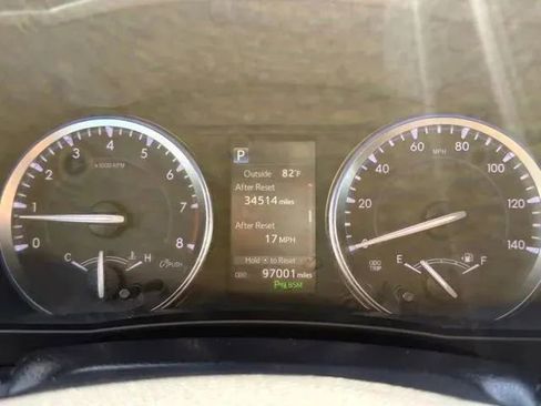 Used 2017 Toyota Highlander Limited Platinum w/ Carpet Mat Package FWD image 22