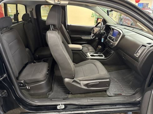 Used 2017 Chevrolet Colorado LT w/ LT Convenience Package image 17