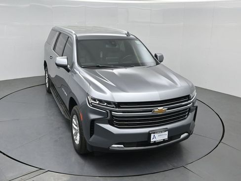 Used 2021 Chevrolet Suburban LT RWD image 38