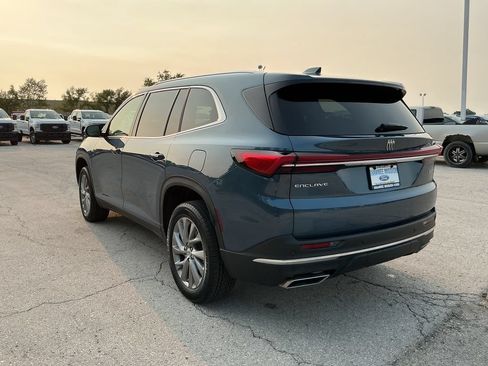 Used 2025 Buick Enclave Preferred FWD image 3