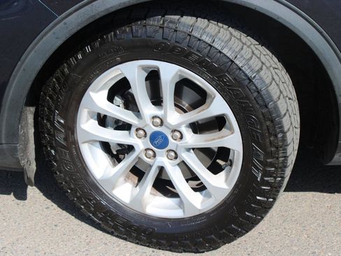 Used 2021 Ford Escape SE FWD image 16
