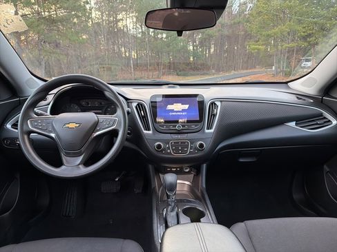 Used 2024 Chevrolet Malibu LT image 10