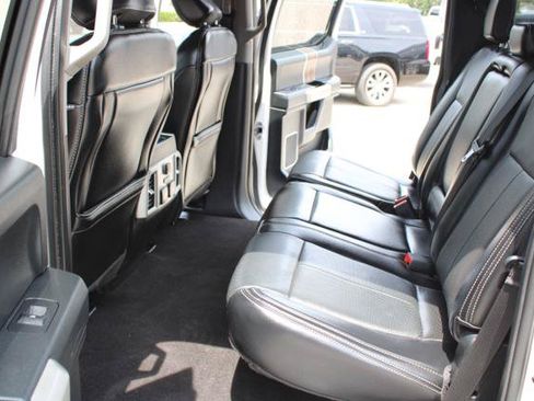 Used 2018 Ford F150 Lariat w/ Equipment Group 502A Luxury AWD/4WD image 30