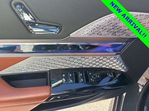 Used 2023 BMW 760i xDrive 760i xDrive w/ Executive Package image 7