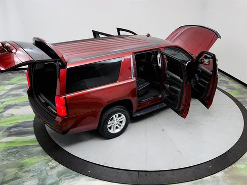 Used 2019 Chevrolet Suburban LT RWD image 40