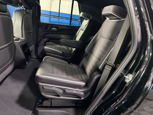 Used 2025 GMC Yukon AT4 Ultimate w/ LPO, Illumination Package image 32