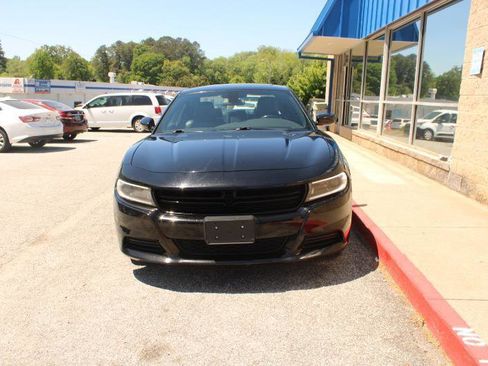 Used 2022 Dodge Charger SXT w/ Leather Interior Group image 2