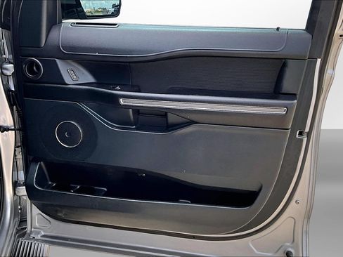 Used 2021 Ford Expedition Max XLT RWD image 27