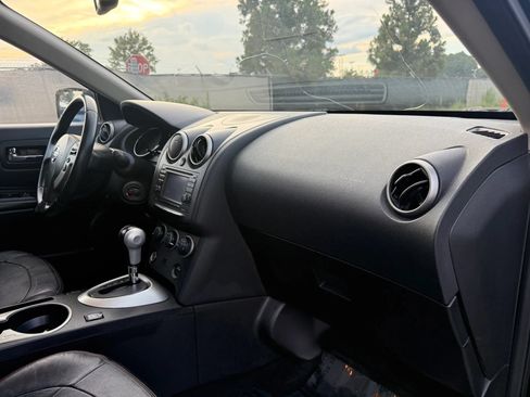 Used 2011 Nissan Rogue SV w/ SL Pkg FWD image 19