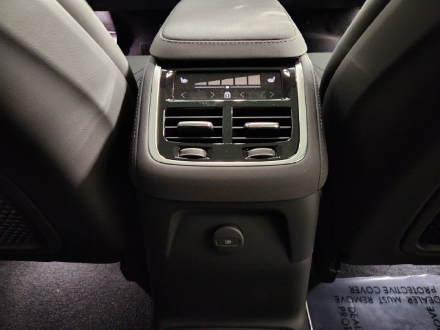 New 2026 Volvo XC90 T8 Plus w/ Protection Package Premier AWD/4WD image 31