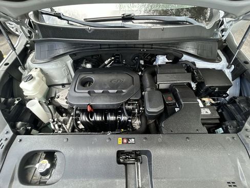 Used 2019 Kia Sorento L image 11