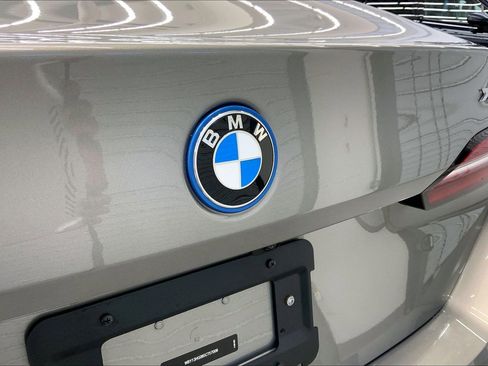 Used 2025 BMW i5 xDrive40 w/ Premium Package image 30
