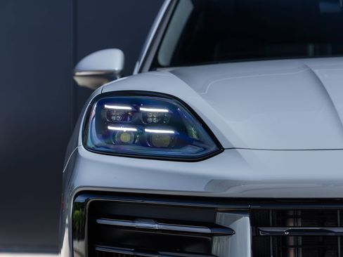 Certified 2026 Porsche Cayenne image 19