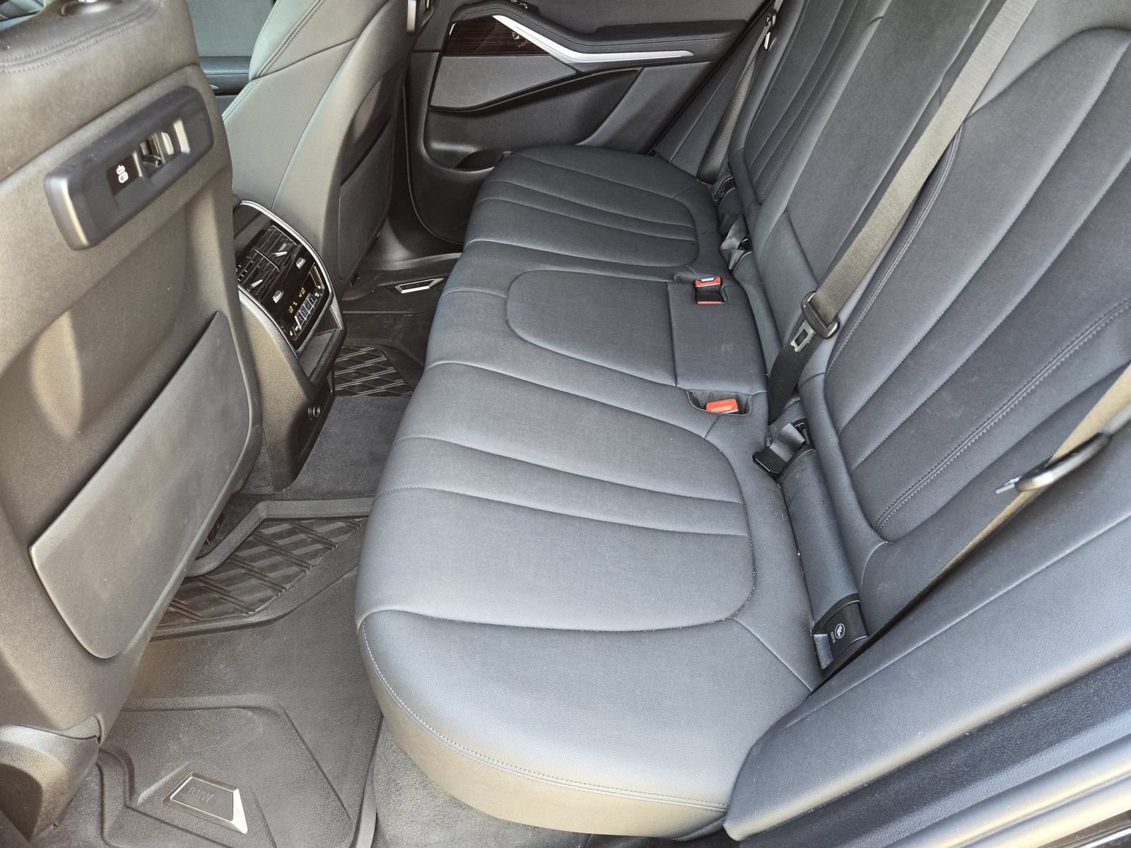 Used 2021 BMW X5 xDrive40i w/ Premium Package AWD/4WD image 31