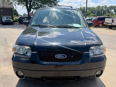 Used 2005 Ford Escape Limited FWD image 3