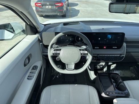 Used 2025 Hyundai Ioniq 5 Limited image 24