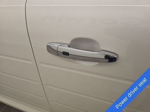 Used 2016 Ford Flex Limited w/ Equipment Group 301A FWD image 9