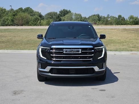 Used 2024 GMC Acadia Elevation w/ Luxury Package FWD image 2