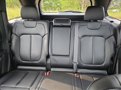 Used 2024 Jeep Grand Cherokee Limited AWD/4WD image 17