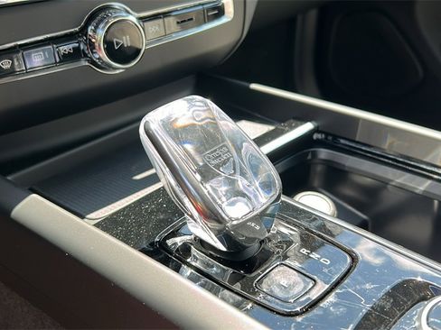 New 2026 Volvo XC60 B5 Plus w/ Protection Package Premier image 16