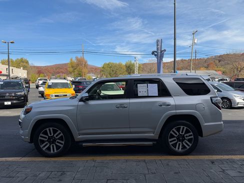Used 2021 Toyota 4Runner Limited image 5